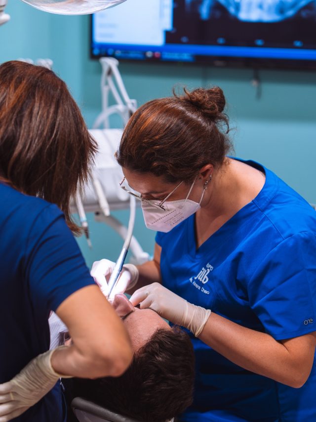 ✨ Sonrisas que transforman, cuidado que inspira. En cada detalle, trabajamos con precisión y pasión para que tu sonrisa brille con confianza. 🦷💚

📍C/Colón de Larreategui 19, Bilbao
📍C/Amezti 7 Bajo, Algorta