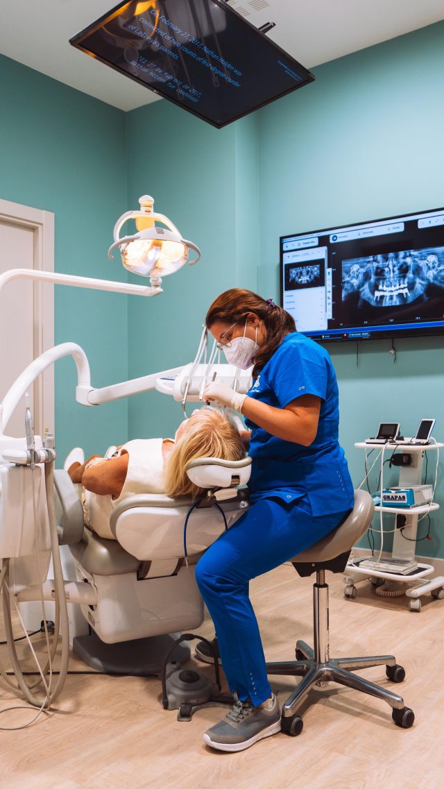¡Transforma tu sonrisa en pocos pasos! 😁 De una boca con problemas a una sonrisa increíble. 💫 

📍C/Colón de Larreategui 17, Bilbao
📍C/Amezti 7 Bajo, Algorta