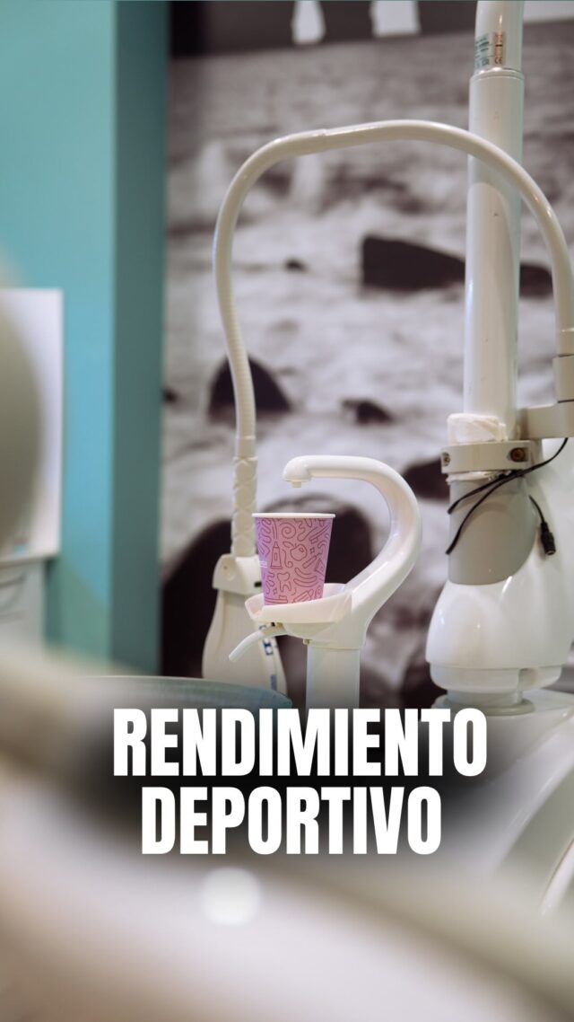 Deportistas: cuidas nutrición, sueño, entrenamiento… ¿y tu boca? 

Una periodontitis o caries no tratada genera inflamación que afecta fuerza, resistencia y recuperación muscular. 
 
Cuida tu sonrisa y rinde más. 💥🦷

📍C/Colón de Larreategui 17, Bilbao
📍C/Amezti 7 Bajo, Algorta