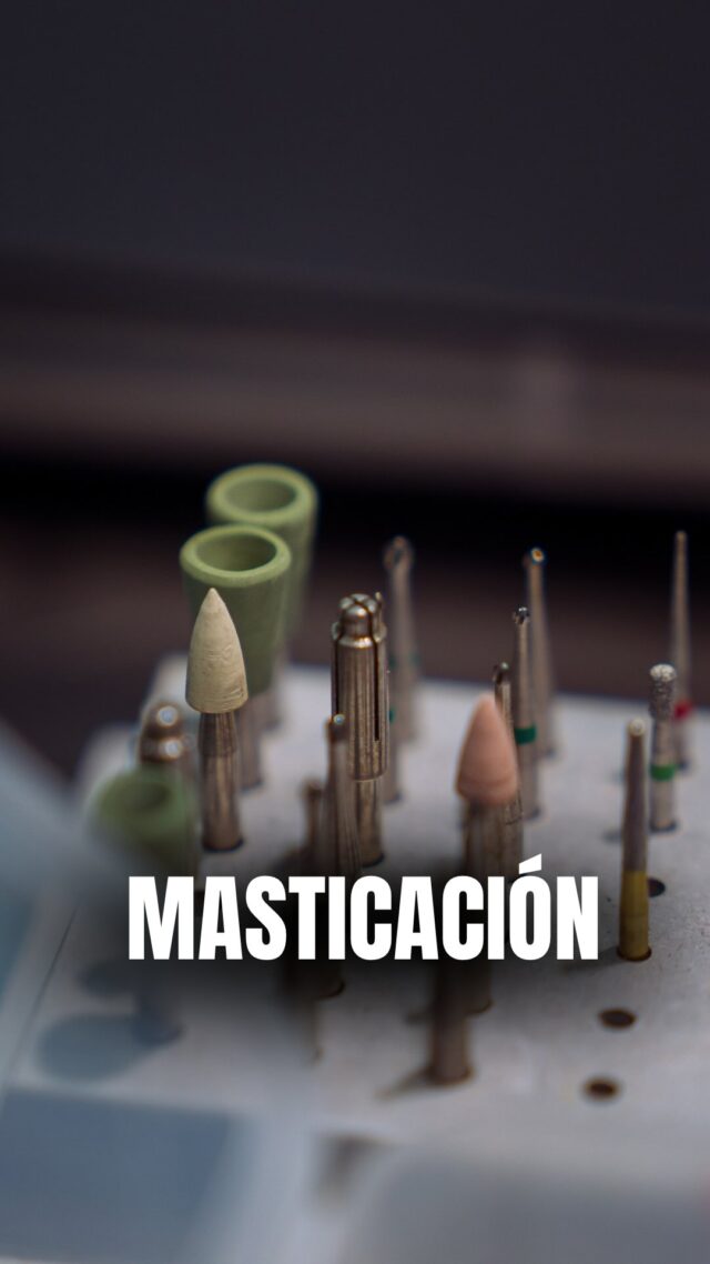 🚨 ¡Ojo! Si solo masticas de un lado puedes romper empastes e incluso tus propios dientes. Usa AMBOS lados para proteger tus dientes 😬💪

📍C/Colón de Larreategui 17, Bilbao
📍C/Amezti 7 Bajo, Algorta