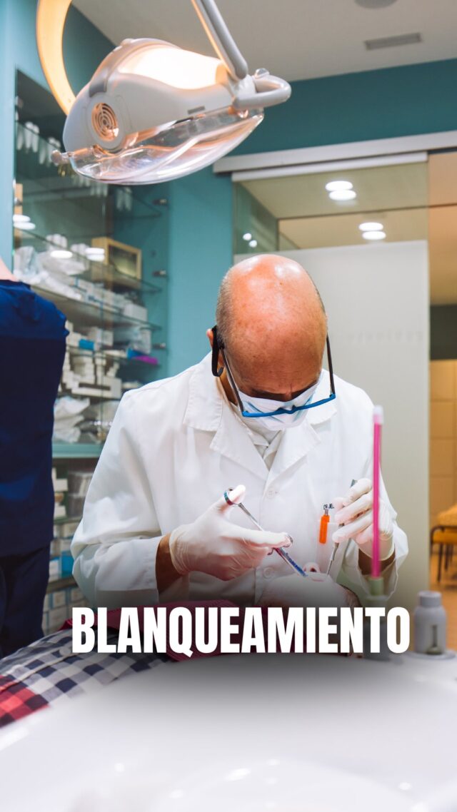 Se pueden blanquear los dientes hasta tu tono natural. 😁

Si quieres más blanco que eso… no es con blanqueamiento, es con carillas o coronas. 🦷
¿Qué prefieres tú?❓

📍C/Colón de Larreategui 17, Bilbao 
📍C/Amezti 7 Bajo, Algorta