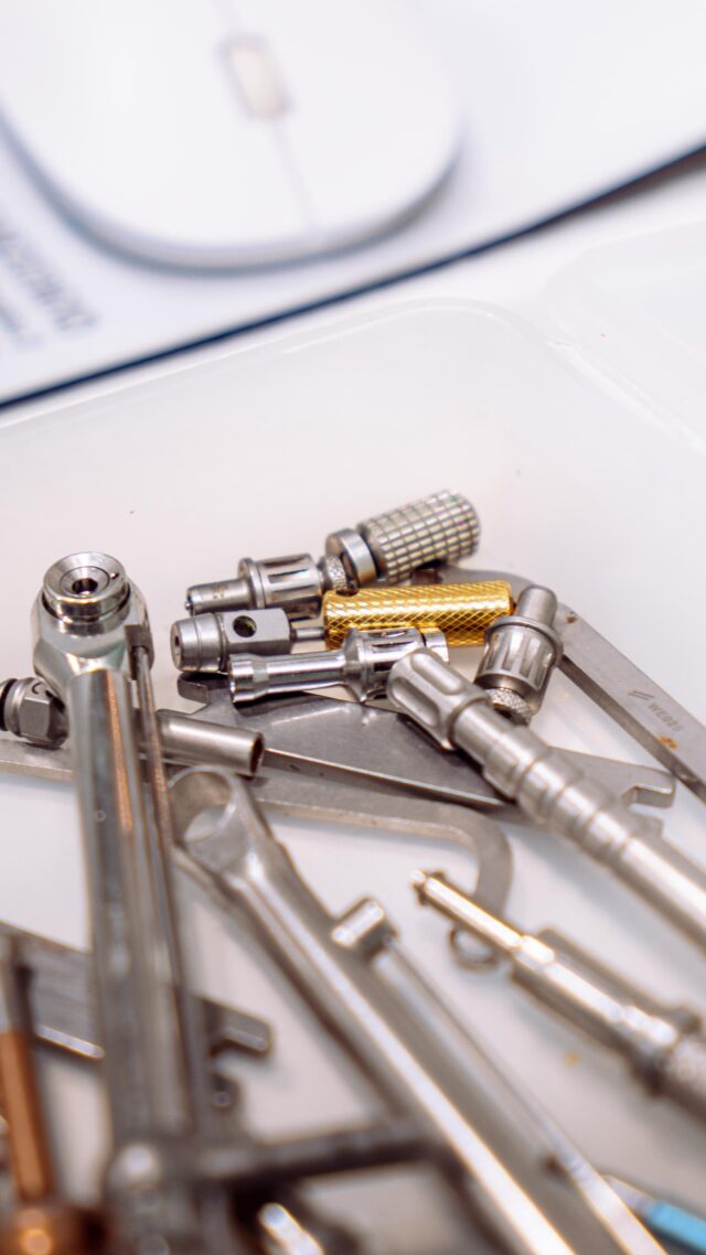 Si estás pensando en colocarte implantes, En Grupo Llona tenemos la solución. 😉

¡Implantes con cirugía guiada y sin puntos de sutura! 🔩

📍C/Colón de Larreategui 17, Bilbao
📍C/Amezti 7 Bajo, Algorta