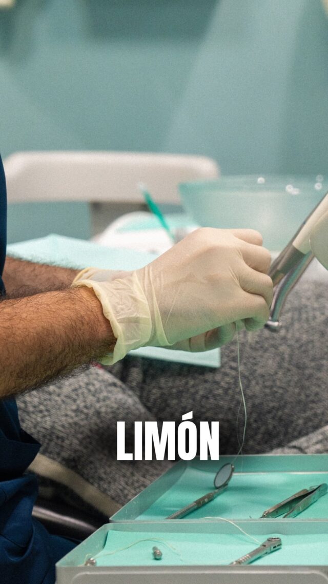 ¿Has probado limón para blanquear los dientes? 😬

Cuidado: parece natural, pero su acidez daña más que beneficia.

📍C/Colón de Larreategui 17, Bilbao
📍C/Amezti 7 Bajo, Algorta