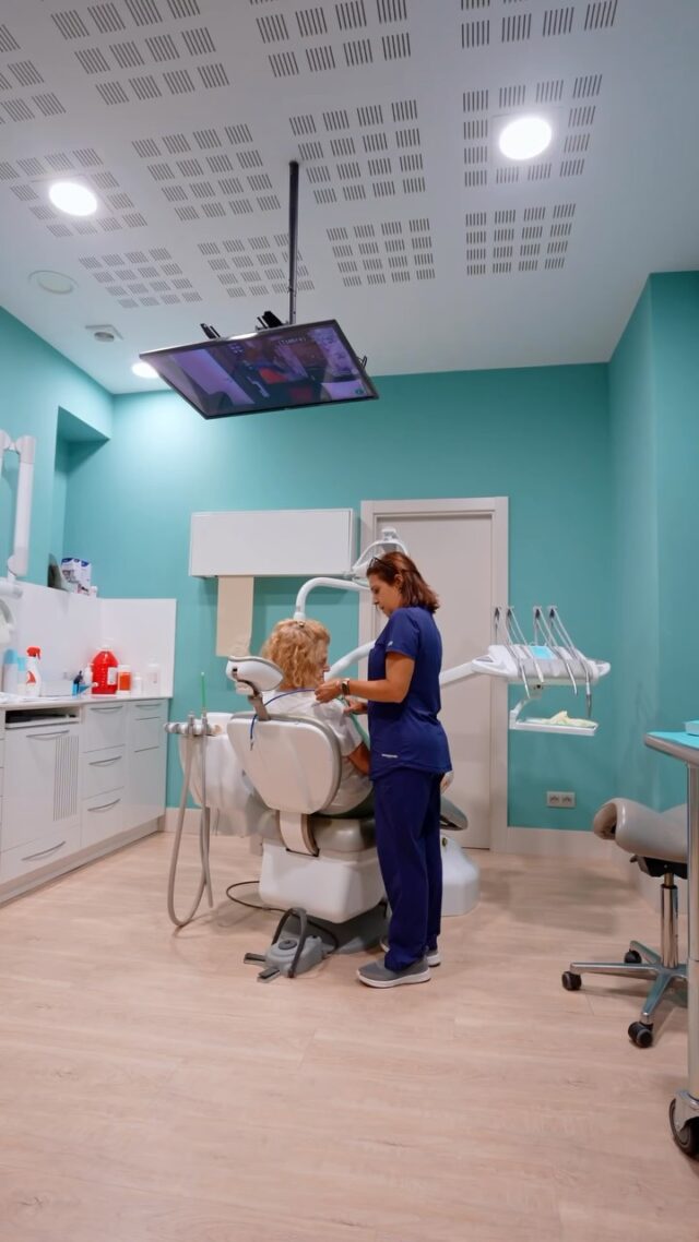 En Grupo Lona transformamos sonrisas y devolvemos la confianza.

Dientes sanos, alineados y radiantes… ¿Estás listo para tu nueva versión?

📍C/Colón de Larreategui 17, Bilbao
📍C/Amezti 7 Bajo, Algorta