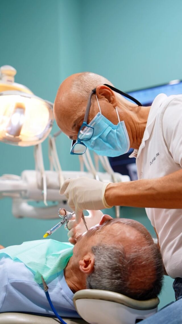 ¿Has perdido una pieza dental? 🦷

Esperar demasiado para reemplazarla puede hacer que el hueso y la encía cambien con el tiempo, lo que puede complicar el tratamiento y requerir procedimientos adicionales.

Por eso, cuanto antes se valore tu caso, más opciones habrá para recuperar tu sonrisa de la forma más sencilla posible.

📍C/Colón de Larreategui 17, Bilbao
📍C/Amezti 7 Bajo, Algorta