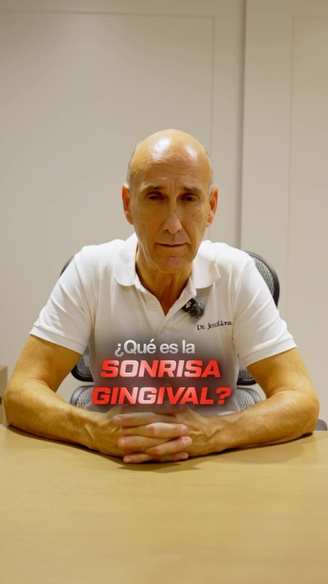 ¿Se te ve mucha encía al sonreír? 😁 Tiene nombre: sonrisa gingival.

Se considera sonrisa gingival cuando, al sonreír, se muestran más de 3-4 mm de encía. No es solo estética: entender por qué ocurre es clave para tratarla bien.

Las causas más habituales son:
🦷 Encía que cubre parte del diente (erupción pasiva alterada)
💋 Labio superior hiperactivo o corto
🦴 Crecimiento excesivo del maxilar superior

📍C/Colón de Larreategui 17, Bilbao
📍C/Amezti 7 Bajo, Algorta